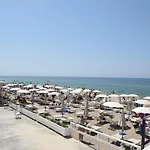 Blu מלון 3*